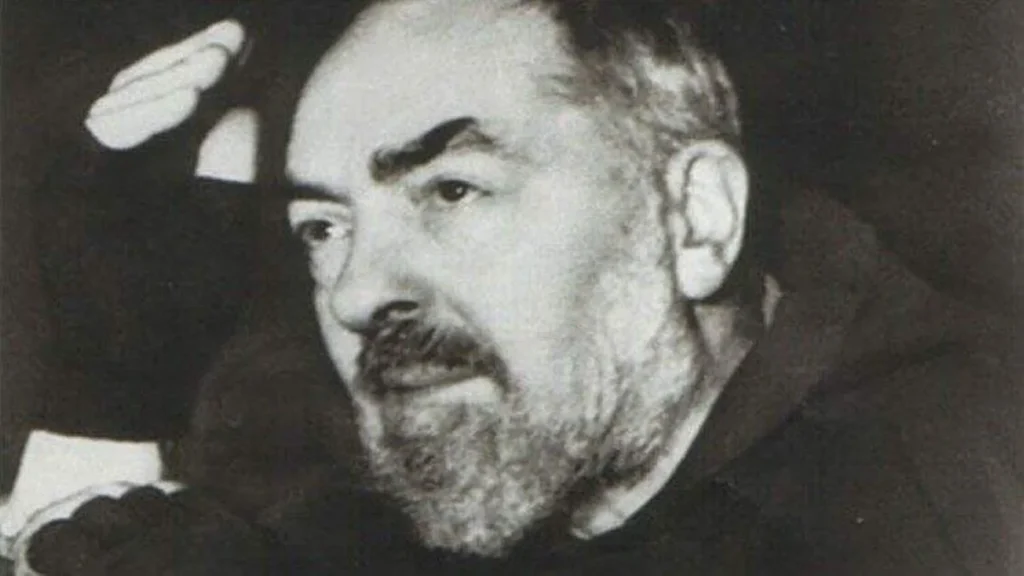 Imagem padre pio de pietrelcina do artigo São Padre Pio, “perfeito seguidor de Cristo Crucificado”