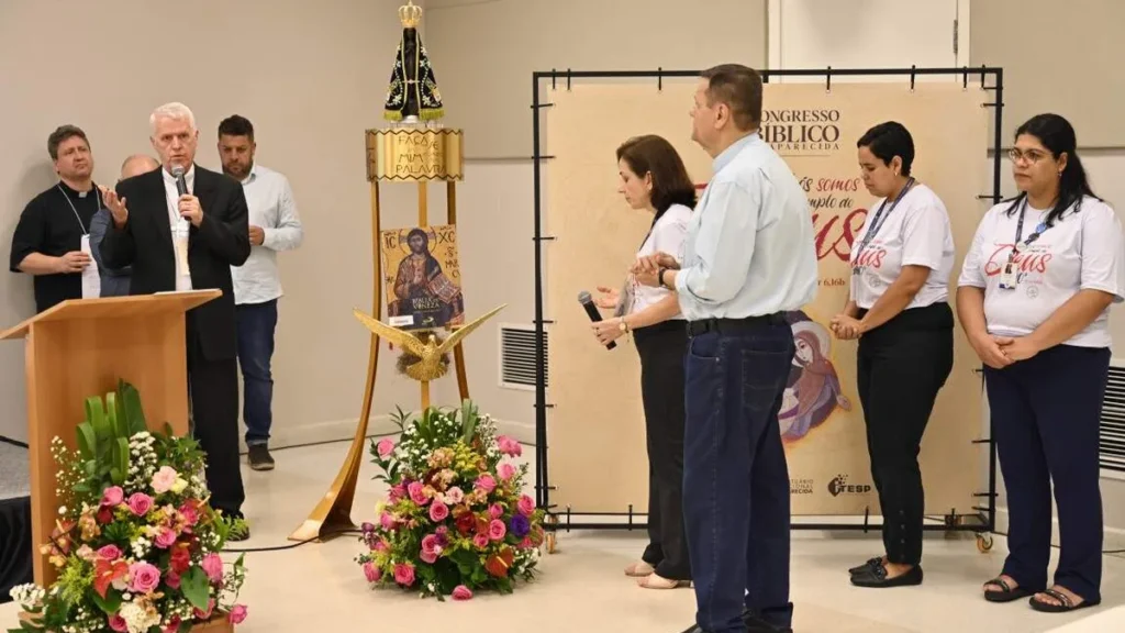Imagem Dom Orlando e academia marial na abertura do congresso biblico 2024 do artigo Congresso Bíblico de Aparecida: participe presencialmente ou on-line