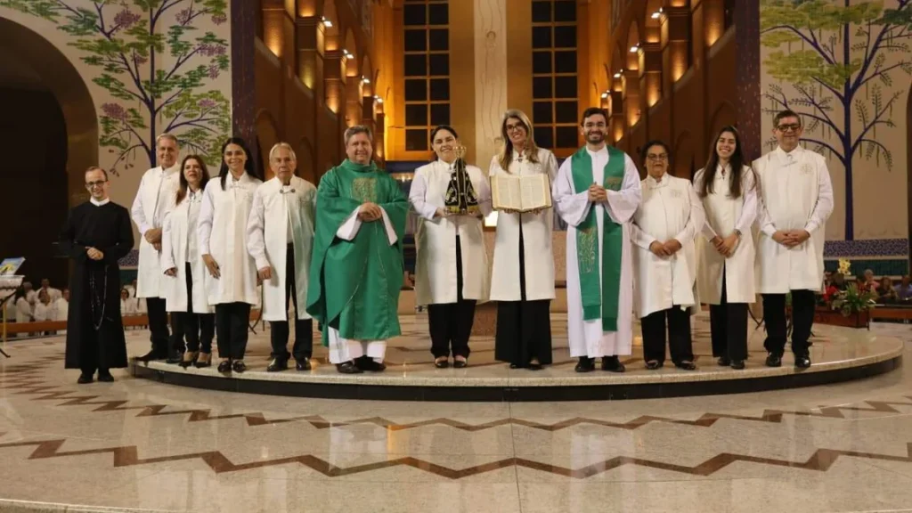 Imagem investidura dos leitores no santuario nacional do artigo No Dia da Bíblia, leitores assumem ministério no Santuário