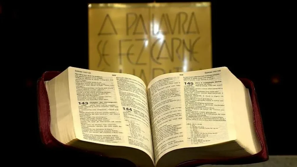 Imagem Biblia do artigo Mês da Bíblia: CNBB promove ‘lives’ com estudos e reflexões