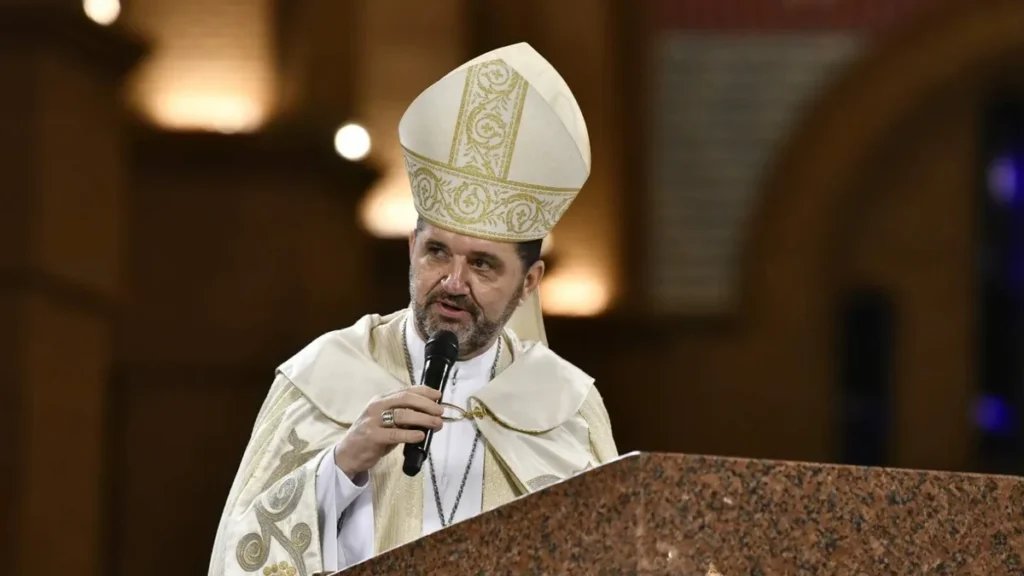 Imagem Dom Dirceu na Novena da Padroeira 2025 do artigo Novena Solene: Dom Dirceu destaca 3 lições para o mundo ferido