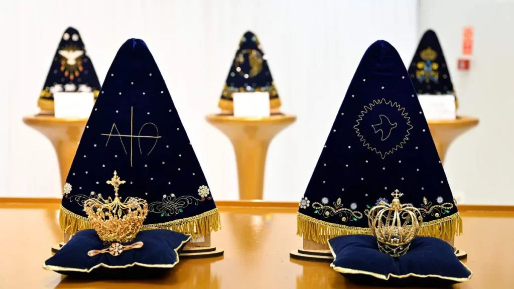 Imagem Mantos de Nossa Senhora para a Novena 2025 do artigo Veja os detalhes dos mantos de Nossa Senhora para a Novena