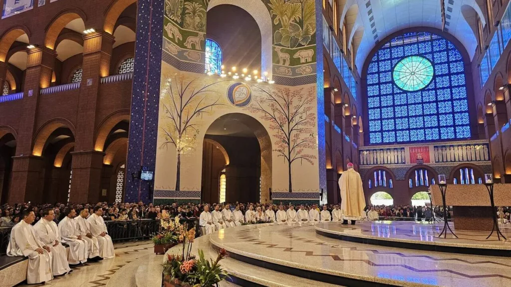 Imagem Missa Romaria Piracicaba e Pastorais da Educacao do artigo Missa em Aparecida reúne romeiros e pastorais da educação