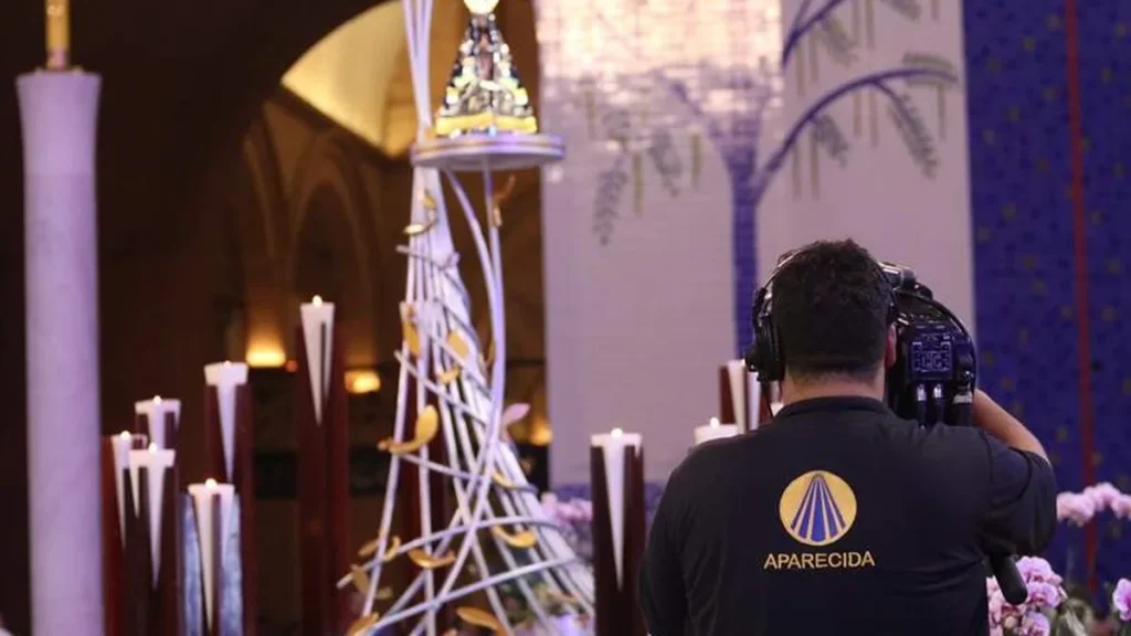 Imagem Transmissao Missa NSA do artigo A natividade de Nossa Senhora e o nascimento da TV Aparecida