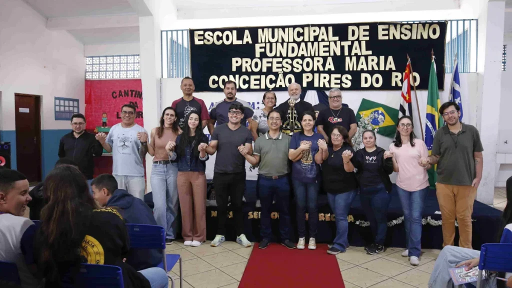 Imagem Visita da Imagem peregrina de Nossa Senhora Aparecida nas escolas do artigo Imagem de Nossa Senhora visita escolas em Aparecida