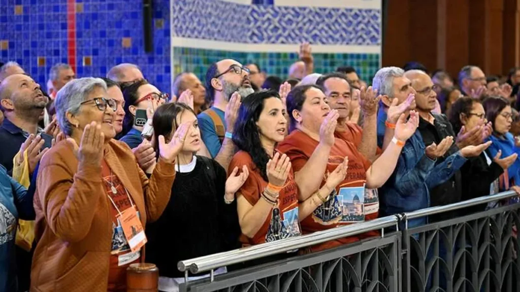 Imagem Devotos missa do artigo Com Maria, ser Família dos Devotos, peregrina da esperança!