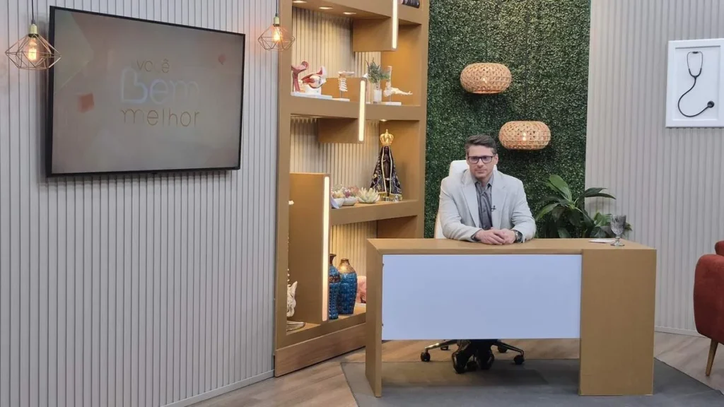 Imagem Doutor Rodrigo gurgel apresentador do voce bem melhor Easy Resize.com do artigo Hematologista avalia caso clínico no "Você Bem Melhor"