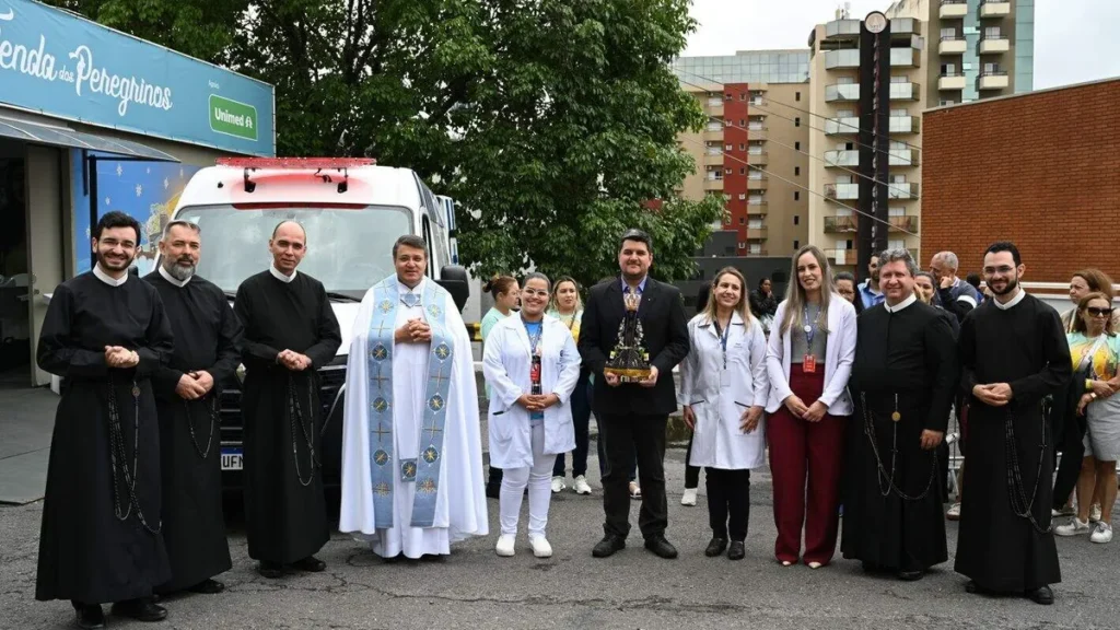 Imagem Entrega da Ambulancia do Santuario Nacional do artigo Santuário Nacional recebe nova ambulância para acolher devotos