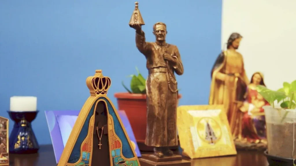 Nossa Senhora Aparecida e Padre Vítor