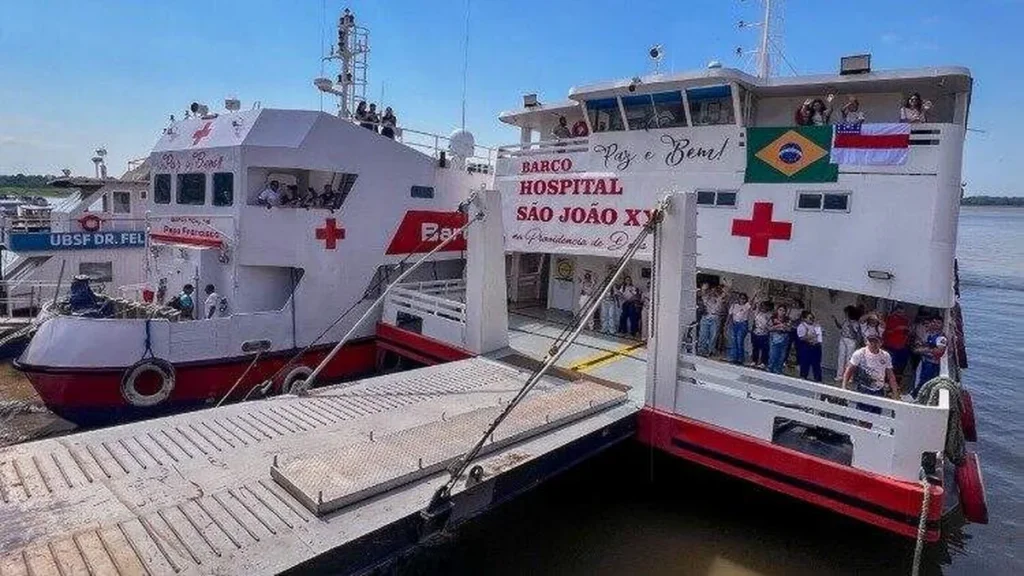 Imagem Barco Hospital do artigo Barcos-Hospitais Papa Francisco e São João XXIII rumo à COP 30