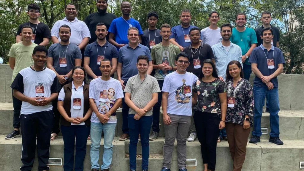 Pré-Estágio Vocacional reúne 19 jovens em Belo Horizonte (MG).