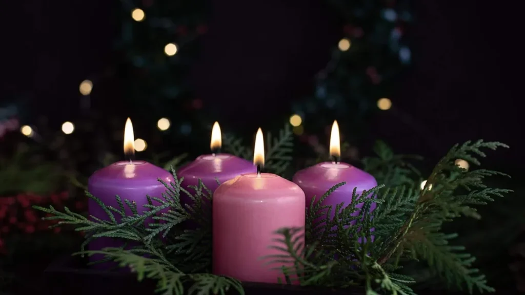 Imagem velas roxas no tempo do advento do artigo Quatro bênçãos vocacionais para o Tempo do Advento