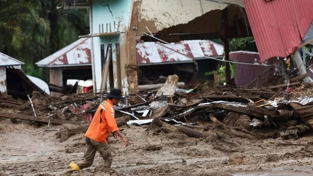 Imagem sri lanka ciclone devasta cidade do artigo Ciclone atinge a Ásia e comunidade católica acolhe vítimas