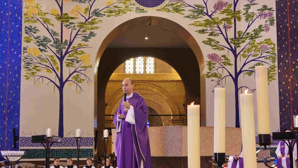 Imagem 2 domingo do advento em Aparecida Santuario nacional do artigo Fiéis participam da Missa do 2º Domingo do Advento no Santuário