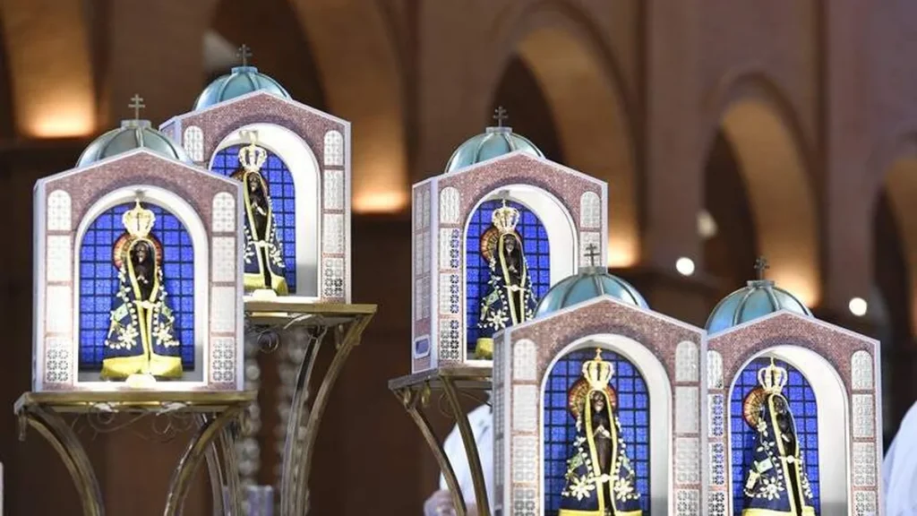 Imagem Capelinhas Aparecida pelo Brasil do artigo Santuário Nacional envia milésima Capelinha do projeto Aparecida pelo Brasil