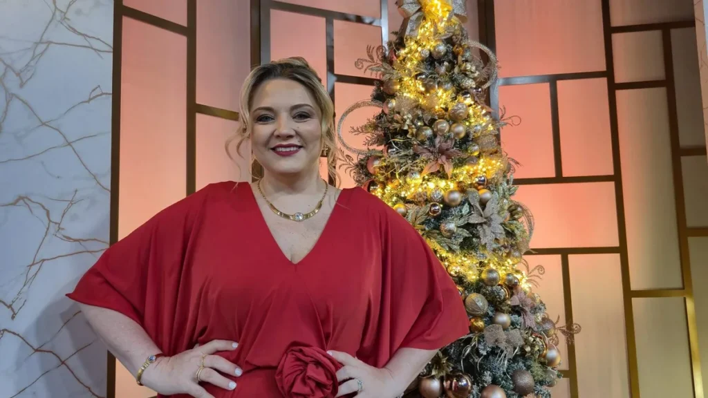 Imagem APS 2212 Loren Ligabo TV Aparecida 1 do artigo Sami Rico e Mococa & Paraiso animam o Natal do Aparecida Sertaneja