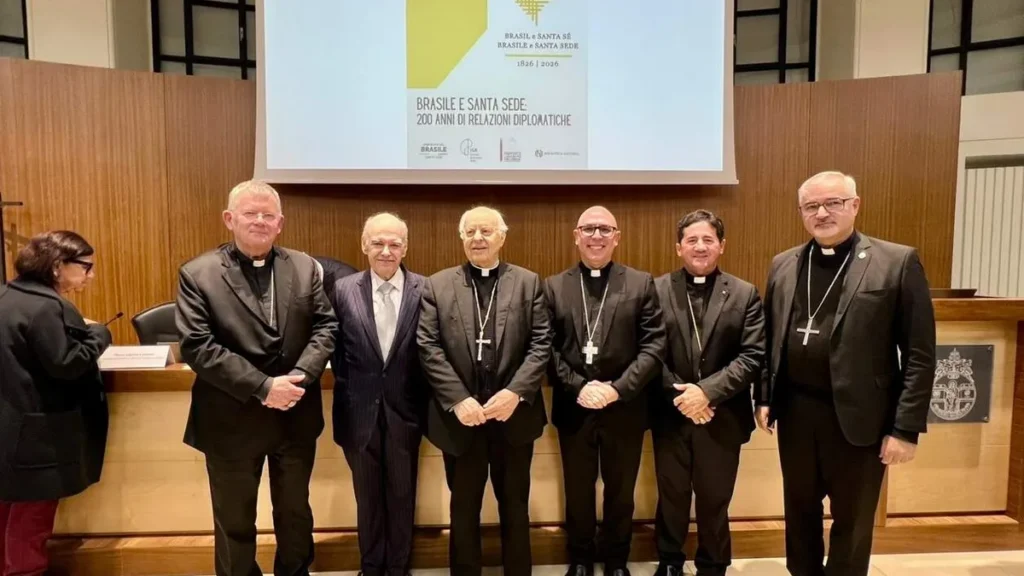 Imagem presidencia da CNBB em seminario dos 200 anos de relacoes diplomaticas entre santa se e brasil em roma do artigo Seminário em Roma celebra 200 anos Brasil–Santa Sé