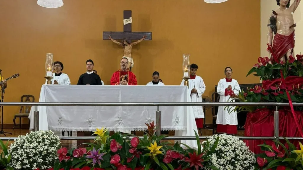 Imagem Altar preparado para festa de Sao Sebastiao do artigo Festa de São Sebastião em Coronel Fabriciano (MG)