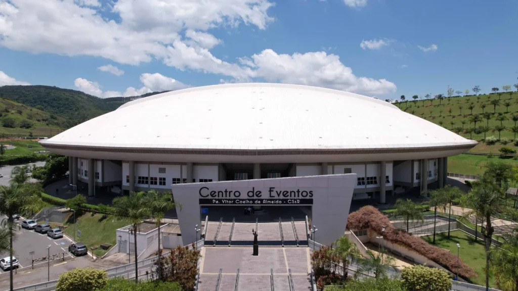 Imagem Foto Aerea 10 11 2022 centro de eventos do artigo Festival do Bem reúne música e solidariedade em Aparecida
