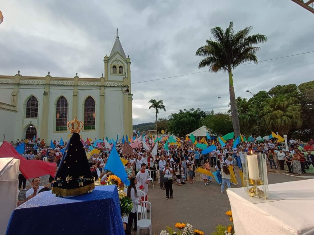 Paróquia Nossa Senhora da Conceição em Porto FIrme (MG) (Equipe Missionária)