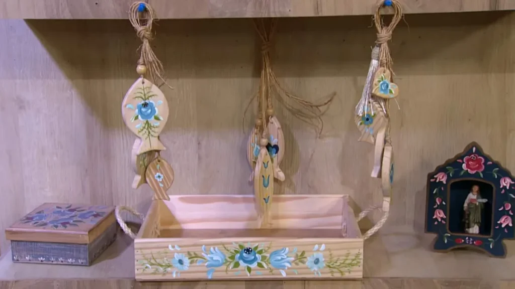 Imagem cesta em pintuta e cordao de peixes do artigo Cesto e Cordão de Peixes em Pintura Bauernmalerei - Faça Você Mesmo