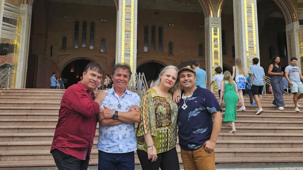 Imagem grupo musical ir ao povo em aparecida do artigo O que é preciso para ser ministro de música? O olhar do grupo "Ir ao Povo"