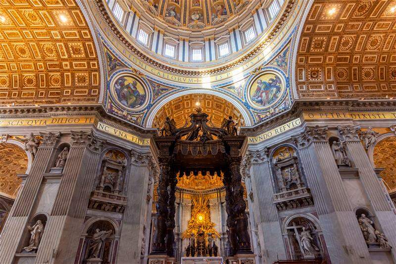 tumulo de são pedro na basilica de sao pedro (Reprodução/ Adobe Stock/Mistervlad)