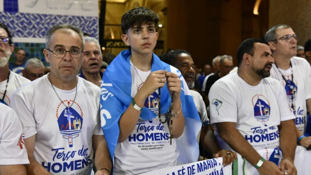 Imagem TERCO DOS HOMENS SOLENE 2026 do artigo Com Maria, Homens do Terço rezam pelas famílias no Santuário