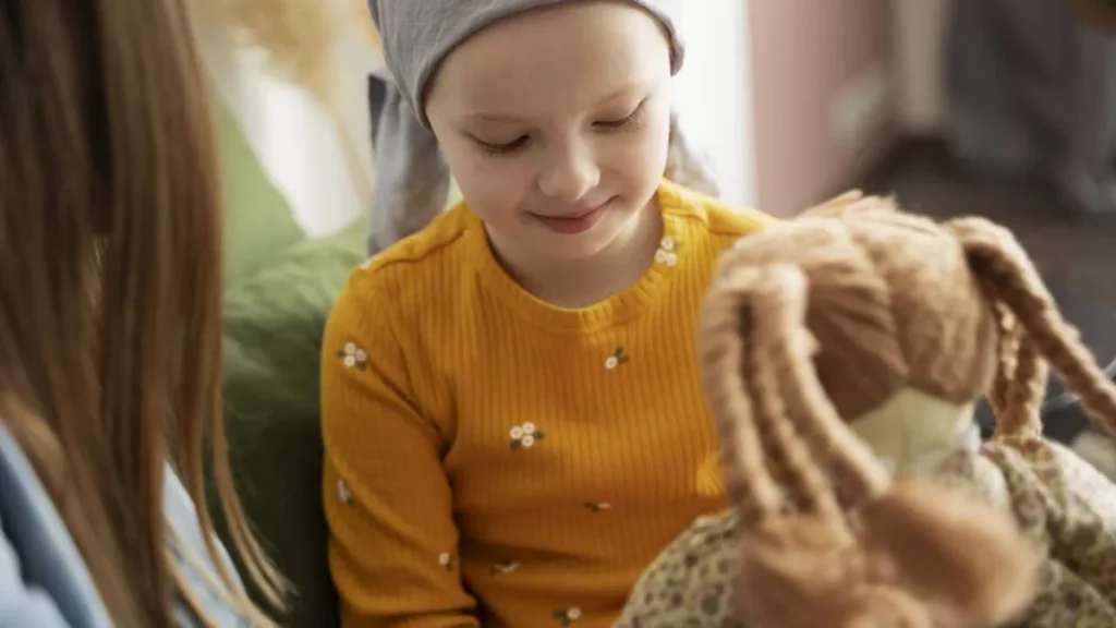 Imagem Crianca com cancer infantil do artigo O impacto emocional no tratamento do câncer infantil