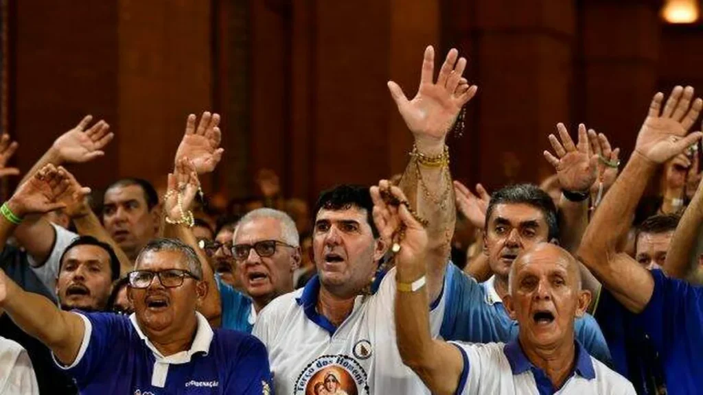 Romaria do Terço dos Homens reúne devotos em Aparecida/SP