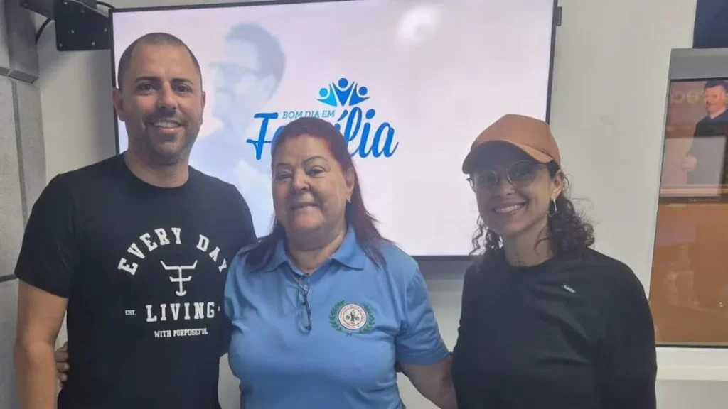 Imagem Willer Siqueira e Dora Chagas no Bom Dia em Familia do artigo A alegria e a tradição dos Bonecos na Festa de São Benedito