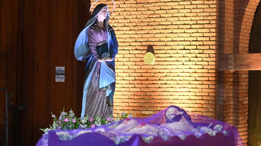 Imagem Cerimonia do Descimento da Cruz 2021 Nossa Senhora das Dores do artigo Maria: exemplo na vivência das práticas quaresmais