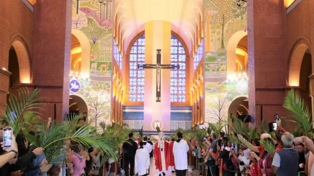 Imagem Domingo de Ramos 2024 no Santuario do artigo O que a Liturgia da Igreja celebra no mês de Março?