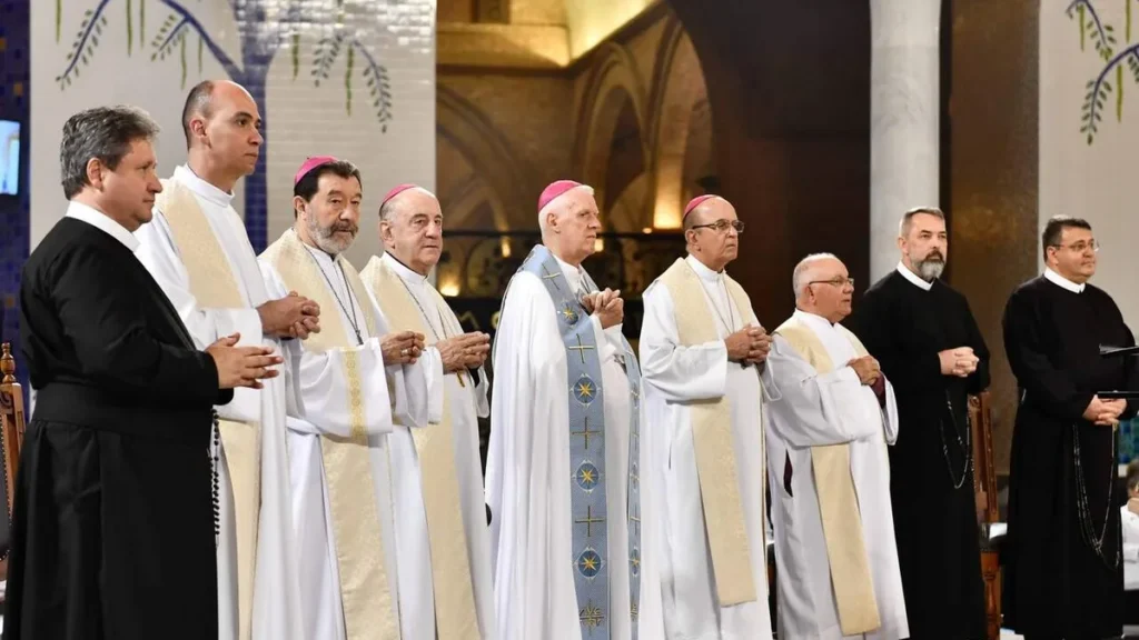 Imagem Dom Orlando com Redentoristas durante a Novena e Festa do artigo Dom Orlando Brandes: notável Oblato Redentorista