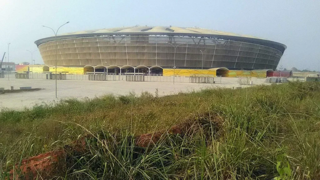 Imagem estadio japoma na africa do artigo Santuário Nacional recebe Romaria Rotas da Devoção