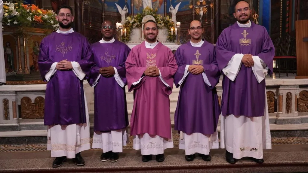 Imagem Ordenacao Diaconal no Santuario Sao Jose do artigo Igreja acolhe novos diáconos redentoristas em Belo Horizonte