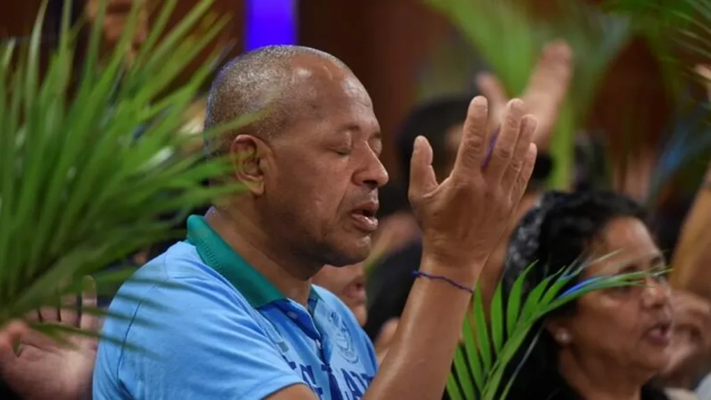 Imagem Nossa familia na rede rda ABR26 do artigo Semana Santa: unidos no Santuário e em cada lar