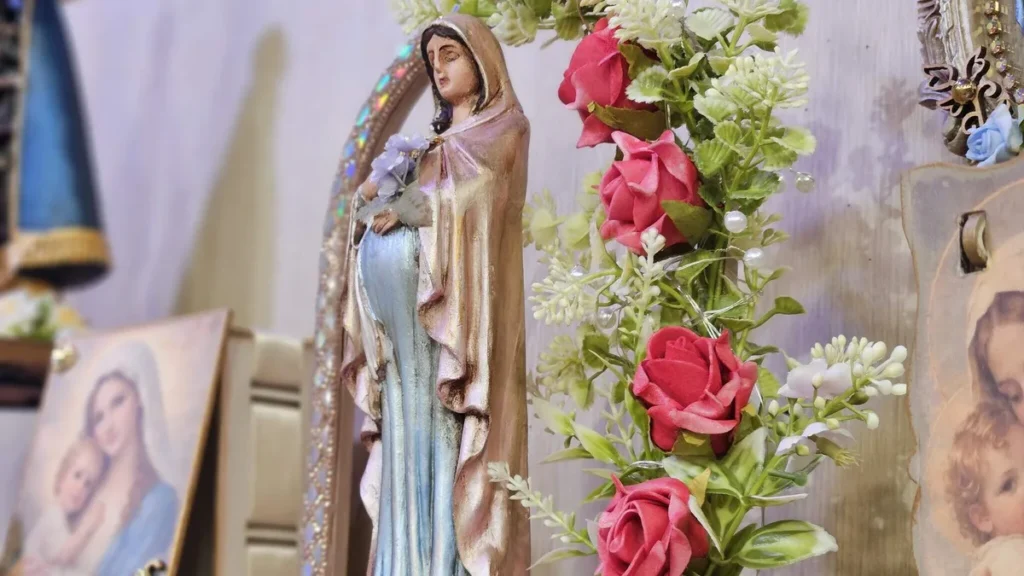 Imagem rosas em eva pintadas faca voce mesmo do artigo Tingimento de Flores Artesanais - Faça Você Mesmo