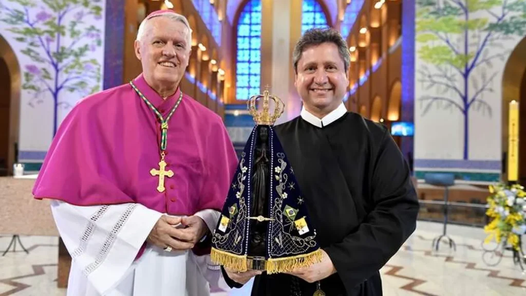 Imagem Dom Orlando e Pe. Eduardo Catalfo do artigo Louvamos o Senhor pelos 80 anos de Dom Orlando Brandes