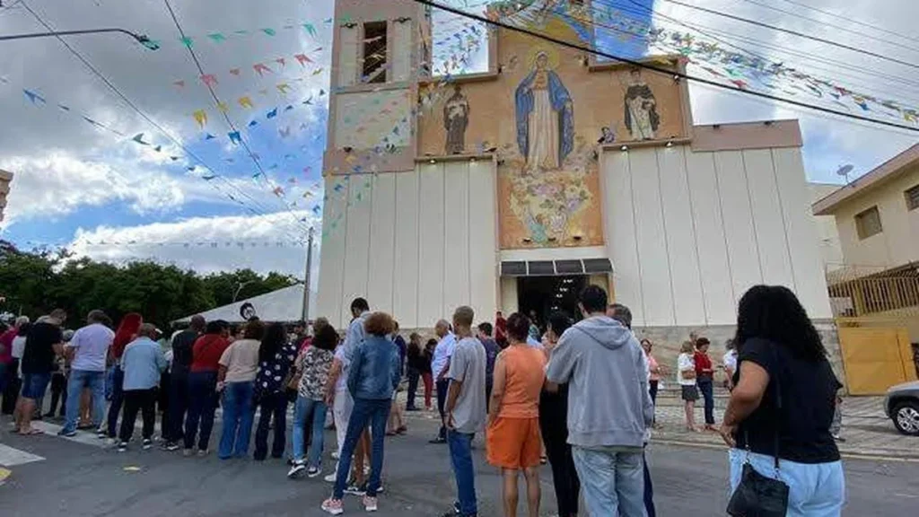 Imagem Igreja de Sao Benedito em Guaratingueta do artigo Último dia da novena para Festa de São Benedito e São Gonçalo
