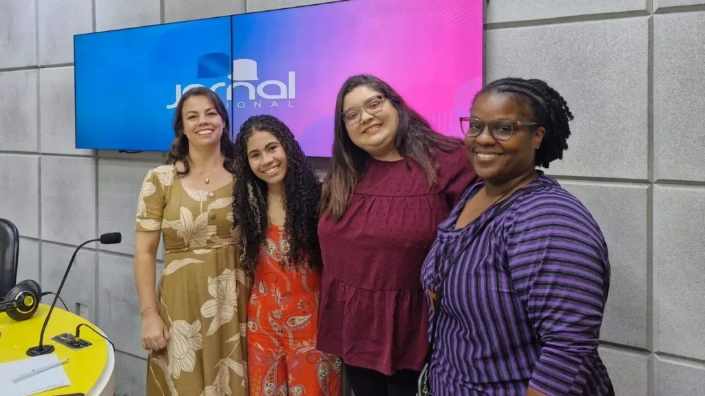 Imagem Irma Lucilene Antonia Angelica Ferreira e Larissa Lopes no JR Especial da Mulher do artigo A atuação da mulher na Arquidiocese de Aparecida