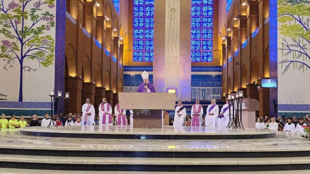 Imagem dom orlando brandes missa 5 domingo da quaresma do artigo Dom Orlando Brandes: "Deus chora as nossas lágrimas"