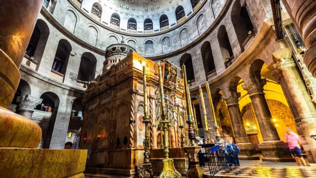 Imagem igreja do santo sepulcro em jerusalem do artigo Diante da guerra, Semana Santa em Jerusalém terá mudanças