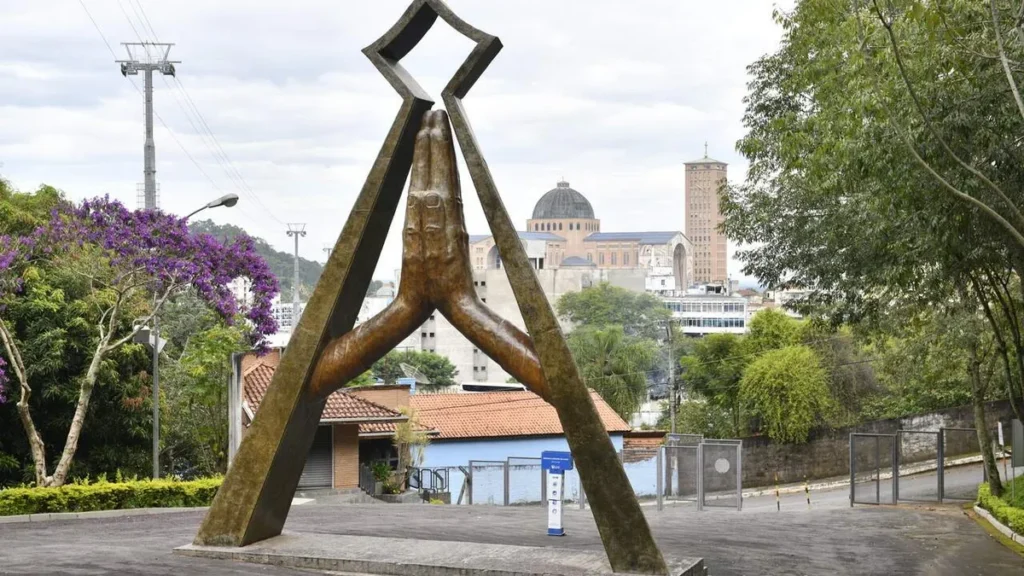 Imagem Morro do Cruzeiro inicio da via sacra do artigo Via-Sacra em Aparecida acontece amanhã em dois horários