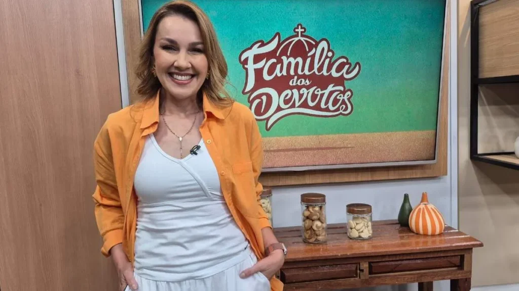 Imagem Paula Guimaraes Gabriela Souza TV Aparecida 1 do artigo Paula Guimarães é anunciada como a nova apresentadora da TV Aparecida