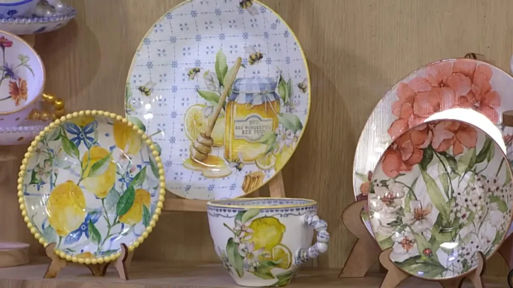 Imagem xicara em decoupage faca voce mesmo Easy Resize.com do artigo Xícara em Decoupage - Faça Você Mesmo