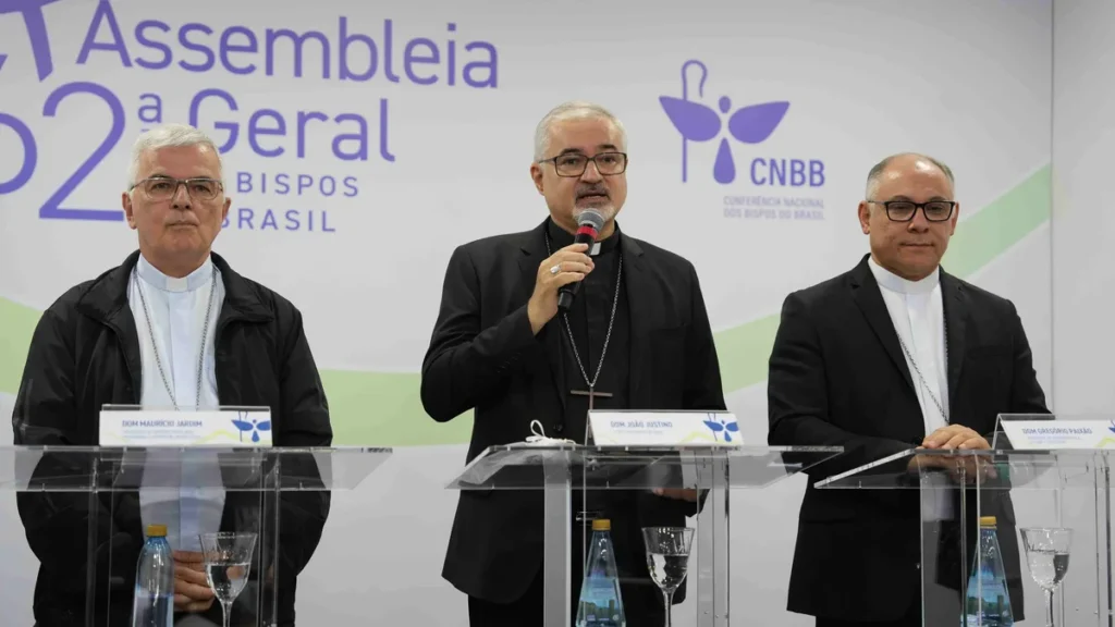 Bispos durante a coletiva de imprensa da Assembleia Geral da CNBB