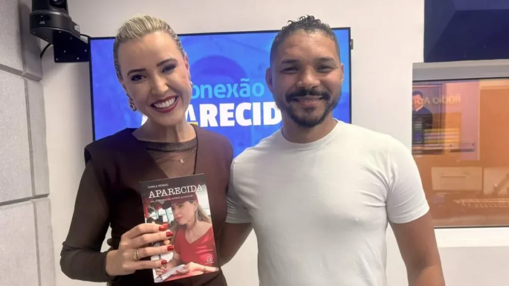 Imagem Camila Morais no Conexao Aparecida do artigo Camila Morais detalha as experiências que deram origem ao seu novo livro