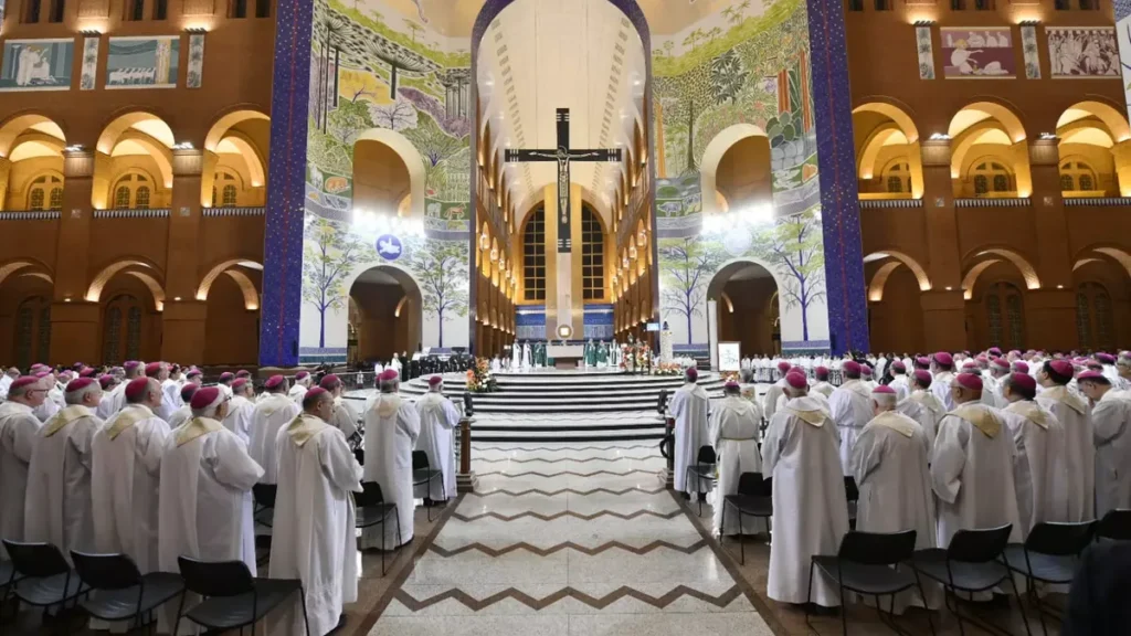 Imagem Missa de abertura Assembleia Geral da CNBB no Santuario Nacional 2022 660356 do artigo CNBB inicia assembleia com 370 bispos em Aparecida
