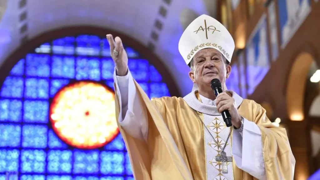 Imagem Primeira Missa de Dom Mario em Aparecida do artigo Primeira Missa de Dom Mário em Aparecida: "Somos pedras vivas da Igreja"